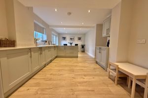 25' Kitchen/Dining Room- click for photo gallery